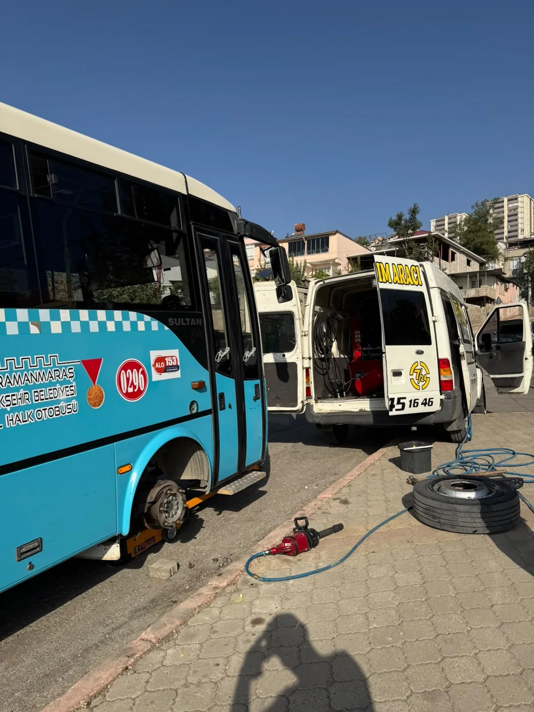 Otobüs lastik servisi